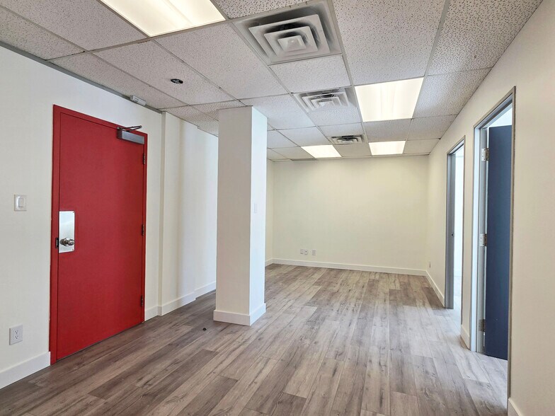 1680-1690 Woodward Dr, Ottawa, ON à louer - Photo principale - Image 1 de 14