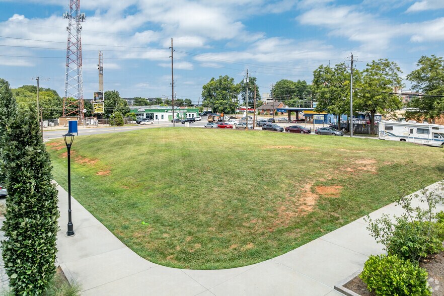 2661 E College Ave, Decatur, GA à vendre - Photo du bâtiment - Image 2 de 21