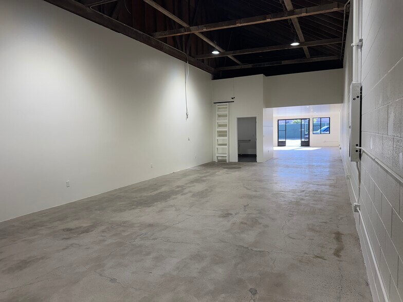 1726 N Ventura Ave, Ventura, CA à louer - Photo du bâtiment - Image 3 de 15