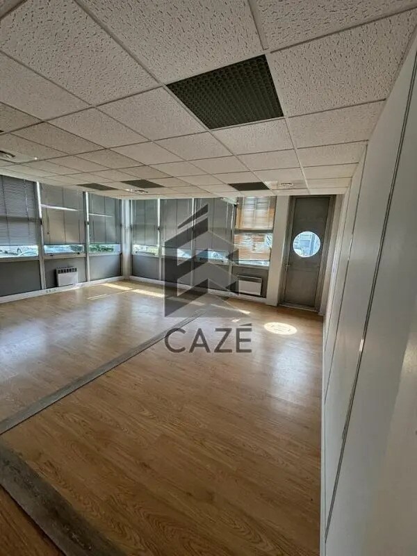 Office in Bordeaux for lease Interior Photo- Image 1 of 8