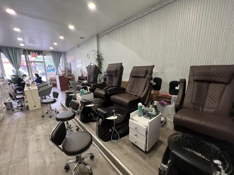 4401-4423 Kissena Blvd, Flushing, NY à louer - Photo intérieure - Image 3 de 8