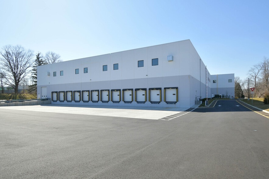 16 Abeel Rd, Monroe Township, NJ à louer - Photo du bâtiment - Image 3 de 22