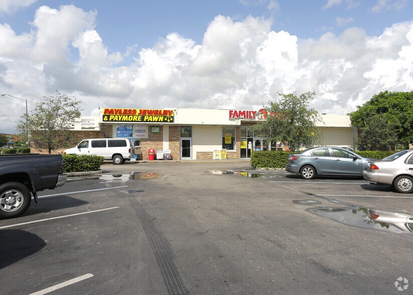 945-951 W Sunrise Blvd, Fort Lauderdale, FL à louer - Photo du bâtiment - Image 3 de 13