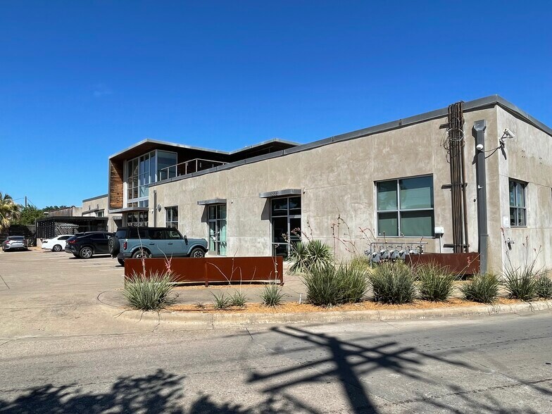 4000 East Side Ave, Dallas, TX à louer - Photo du bâtiment - Image 3 de 10