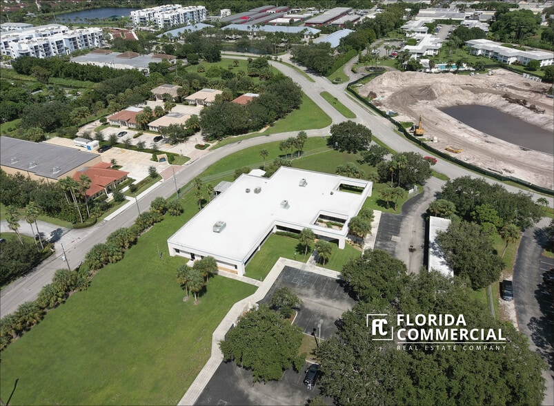 700 SE Central Pky, Stuart, FL for lease - Aerial - Image 3 of 7