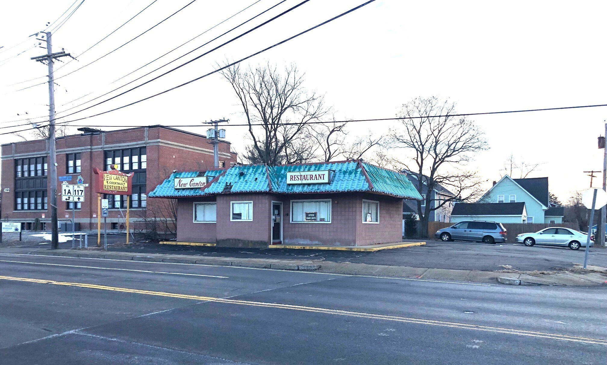 586 Warwick Ave, Warwick, RI à vendre Photo du bâtiment- Image 1 de 1