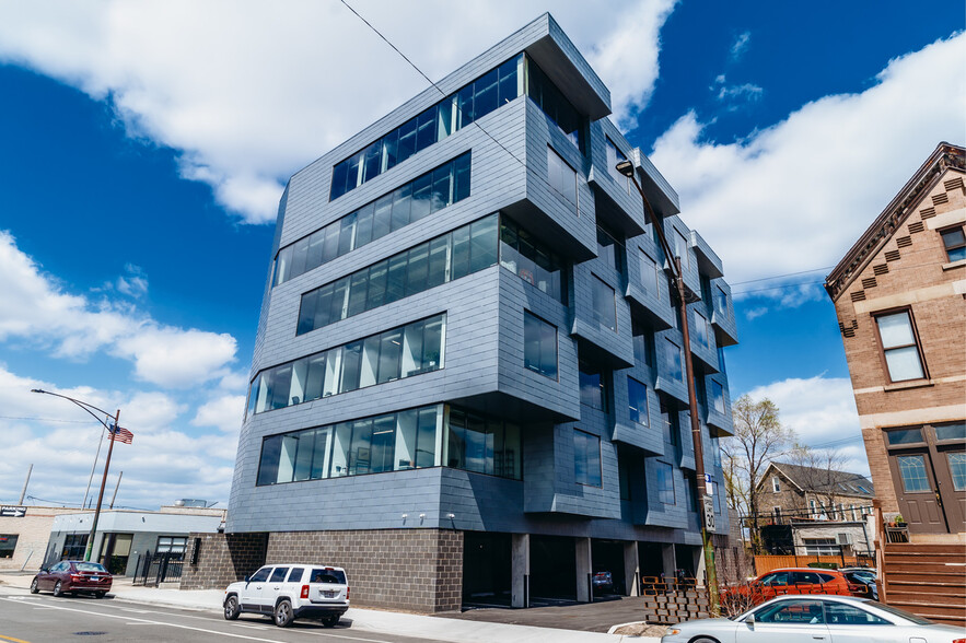 1525 N Elston Ave, Chicago, IL à louer - Photo du bâtiment - Image 1 de 1