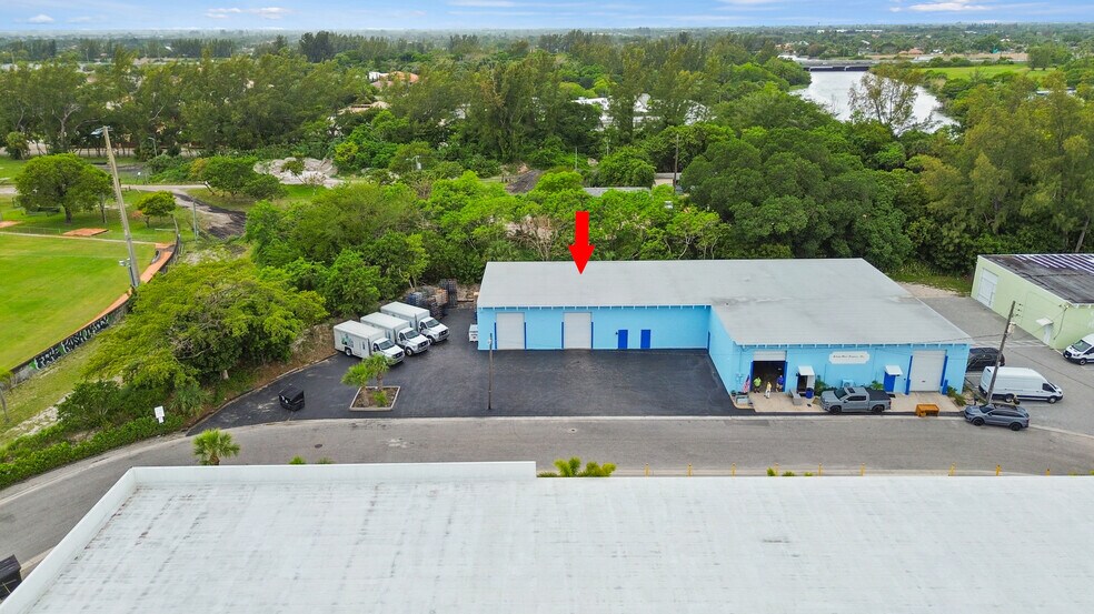 2605 Kelly Ln, Lake Worth, FL à louer - Photo du bâtiment - Image 2 de 46