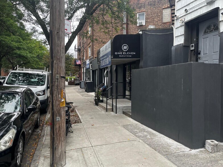 111 Bay 50th St, Brooklyn, NY à louer - Photo du bâtiment - Image 2 de 8