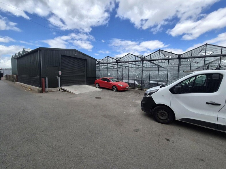 1 Silverwood Close, Nazeing for lease - Building Photo - Image 2 of 2