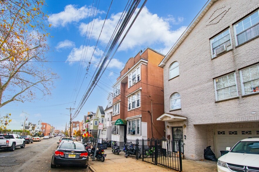 117 Grant Ave, Jersey City, NJ for sale - Building Photo - Image 3 of 4