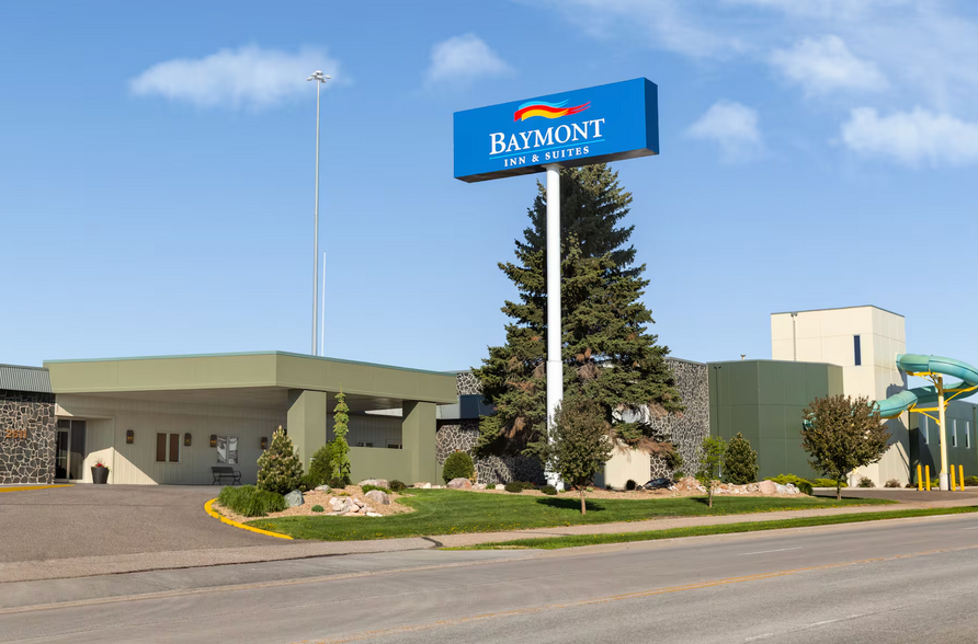 North Dakota Hotel Portfolio portfolio of 5 properties for sale on LoopNet.ca - Building Photo - Image 3 of 4