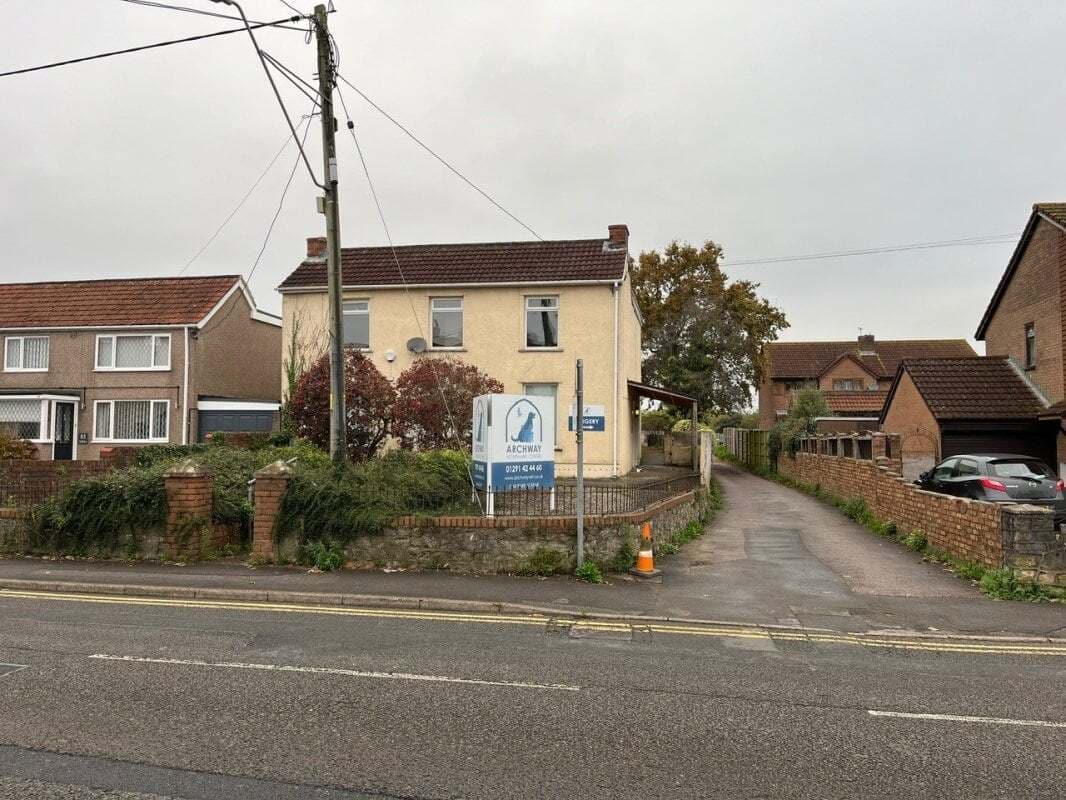 81 Newport Rd, Caldicot for sale Building Photo- Image 1 of 11