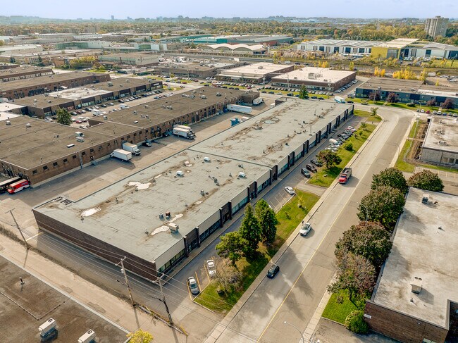 Plus de détails pour 604-678 Rue Deslauriers, Montréal, QC - Industriel à louer