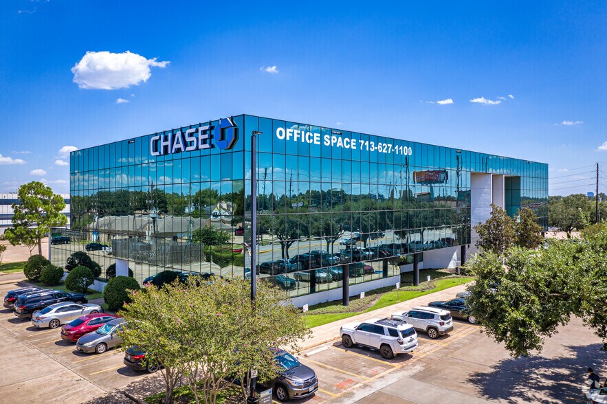 4600 Highway 6 N, Houston, TX à louer - Photo du bâtiment - Image 1 de 12