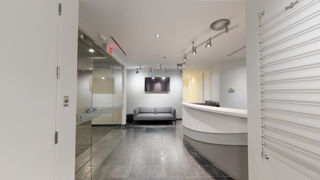 More details for 13353 Commerce Pky, Richmond, BC - Coworking for Lease