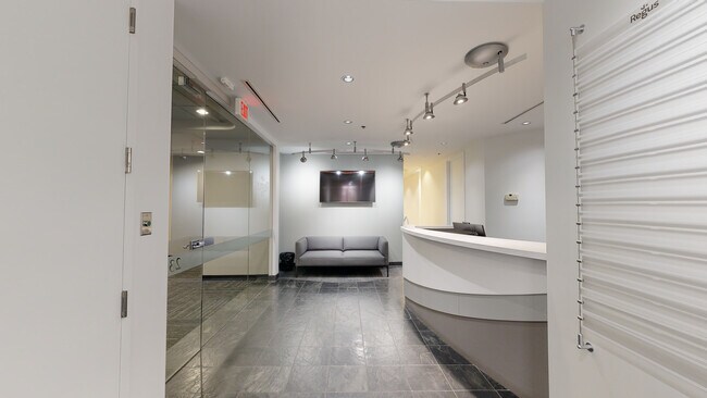 Plus de détails pour 13353 Commerce Pky, Richmond, BC - Coworking à louer
