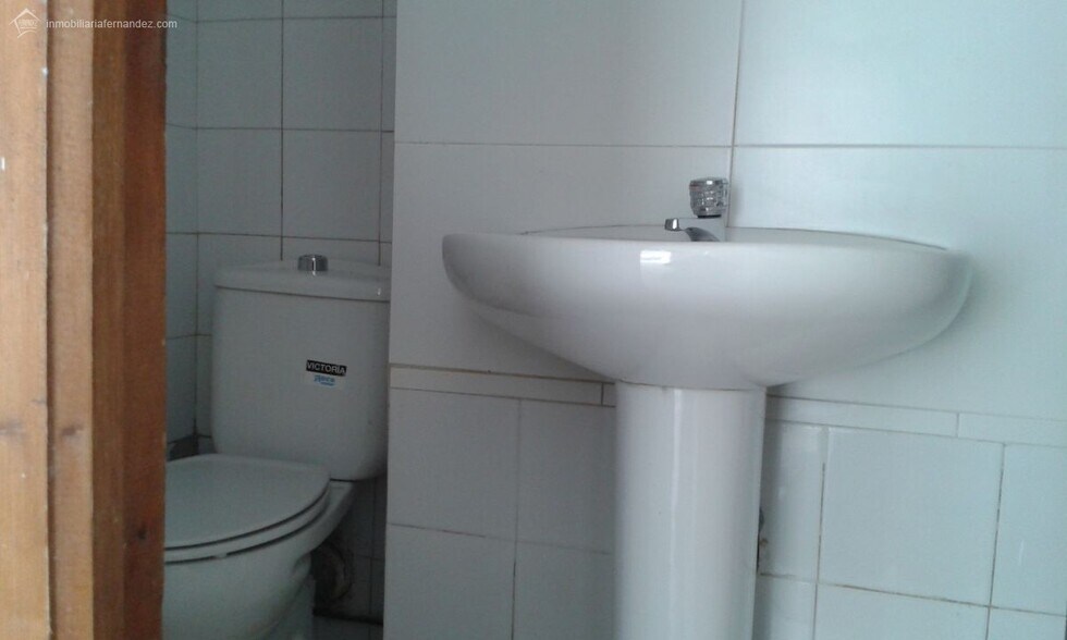 Commerce de détail dans Cáceres, Cáceres à louer - Photo du bâtiment - Image 2 de 3