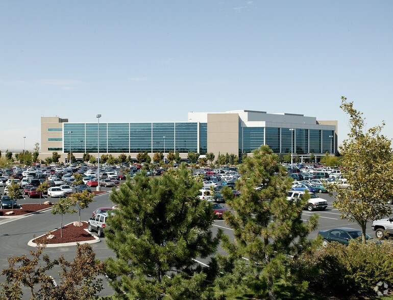 2500 LakePark Blvd, West Valley, UT à louer - Photo du bâtiment - Image 2 de 29