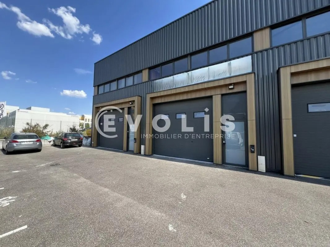 553 Rue Du Chat Botte, Beynost for lease Building Photo- Image 1 of 15