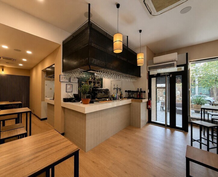 Retail in Madrid, Madrid for lease - Interior Photo - Image 2 of 5