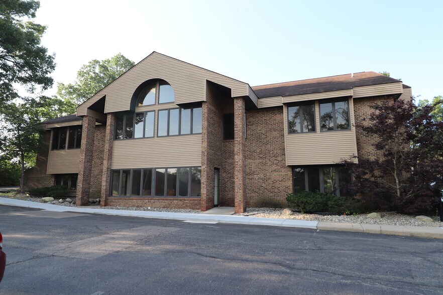 1803 Whites Rd, Kalamazoo, MI for lease - Building Photo - Image 1 of 40