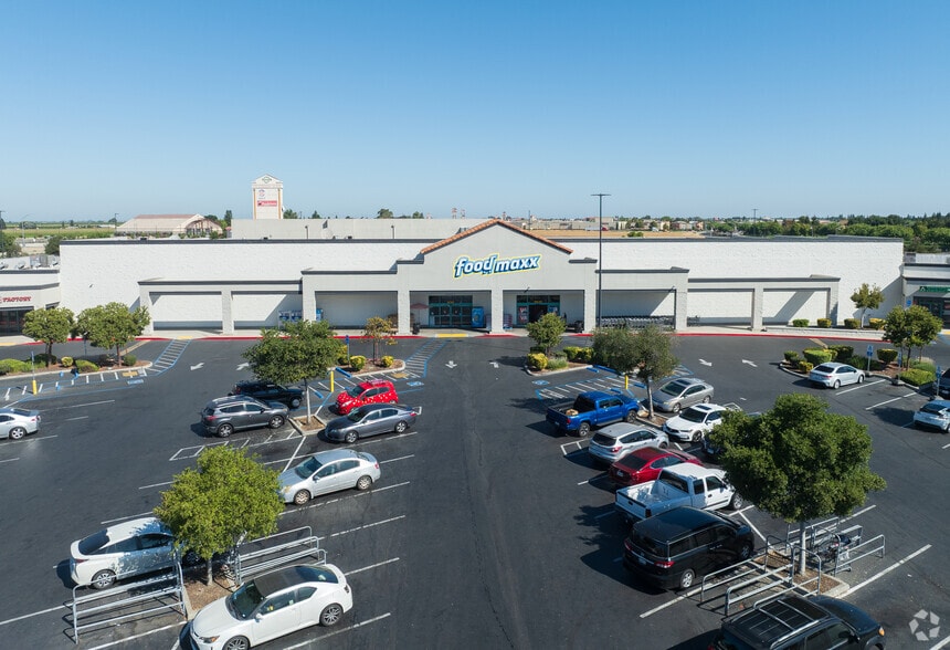 1645 Countryside Dr, Turlock, CA for lease - Building Photo - Image 2 of 37