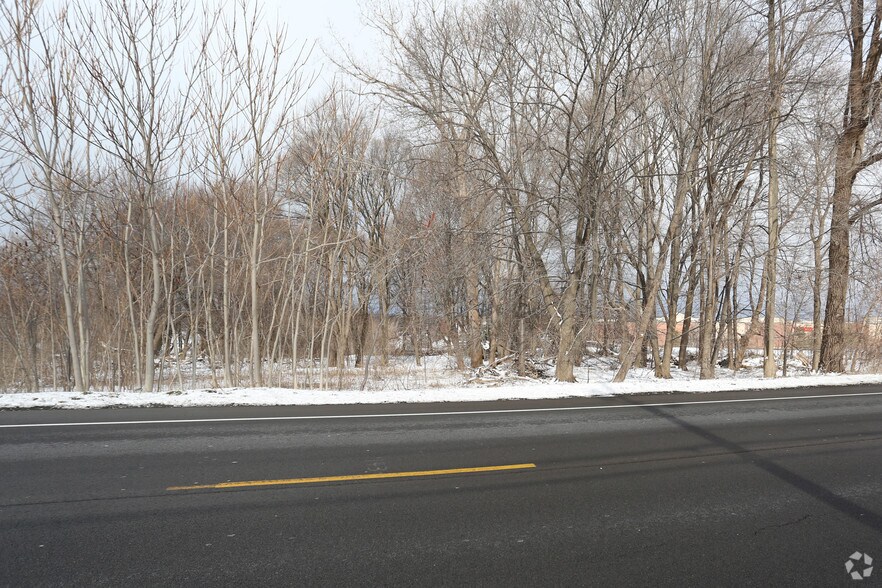 1030 Ridge Rd, Webster, NY à vendre - Photo du bâtiment - Image 2 de 2