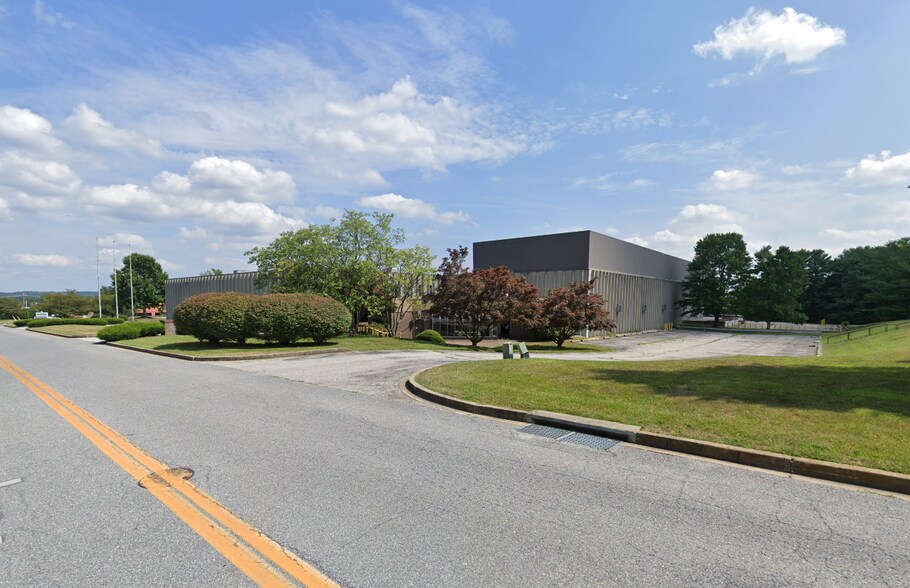 151 Airport Dr, Westminster, MD à louer - Photo du bâtiment - Image 3 de 7