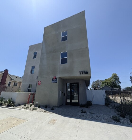 1156 W Florence Ave, Los Angeles, CA for sale - Primary Photo - Image 1 of 23