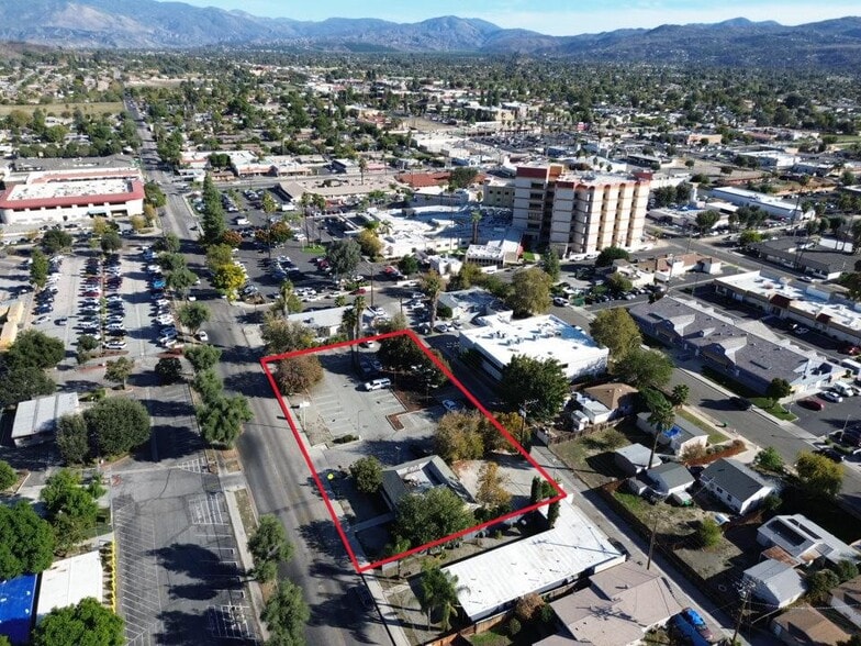 1003 E Devonshire Ave, Hemet, CA for sale - Building Photo - Image 2 of 11