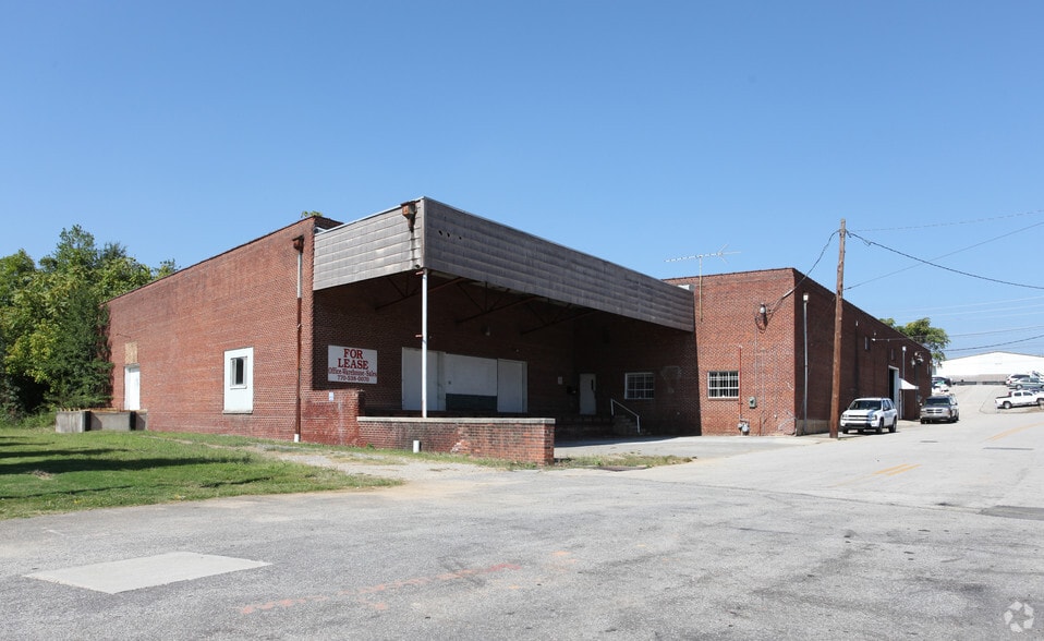 520 Maple St, Gainesville, GA for lease - Building Photo - Image 3 of 24