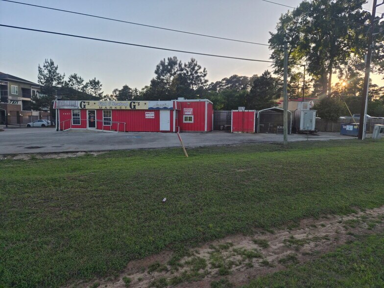 4897 W Davis St, Conroe, TX à vendre - Photo du bâtiment - Image 3 de 7