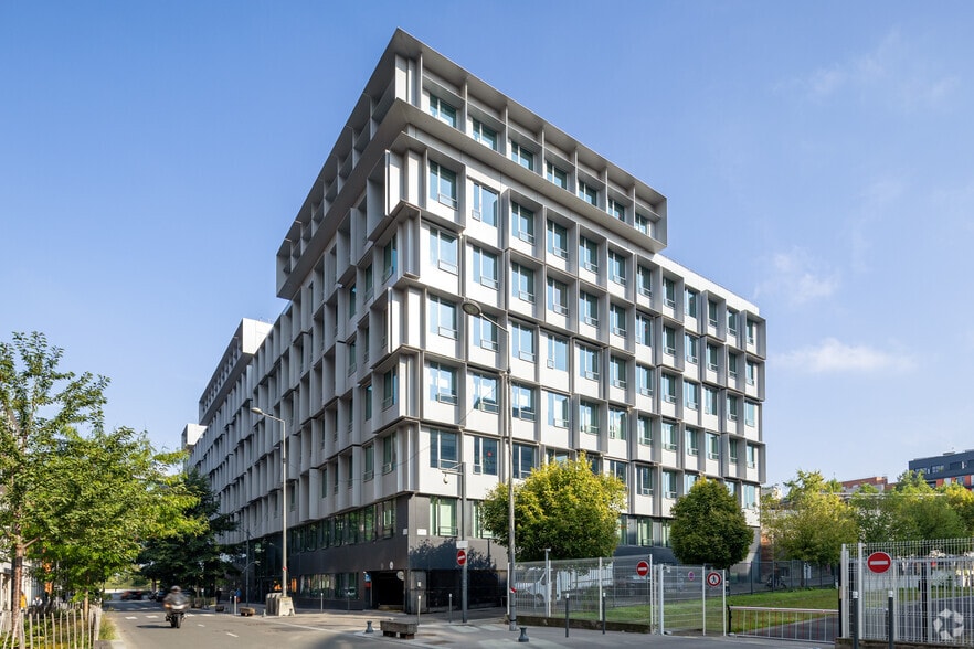 3 Rue Paulin Talabot, Saint-Ouen-sur-Seine for lease - Building Photo - Image 3 of 3