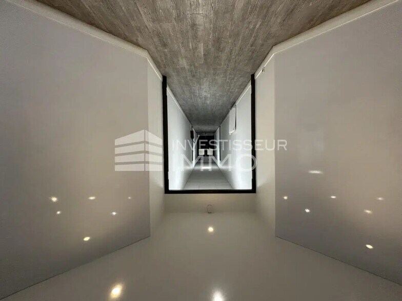 Industrial in Thiais for lease - Interior Photo - Image 2 of 12