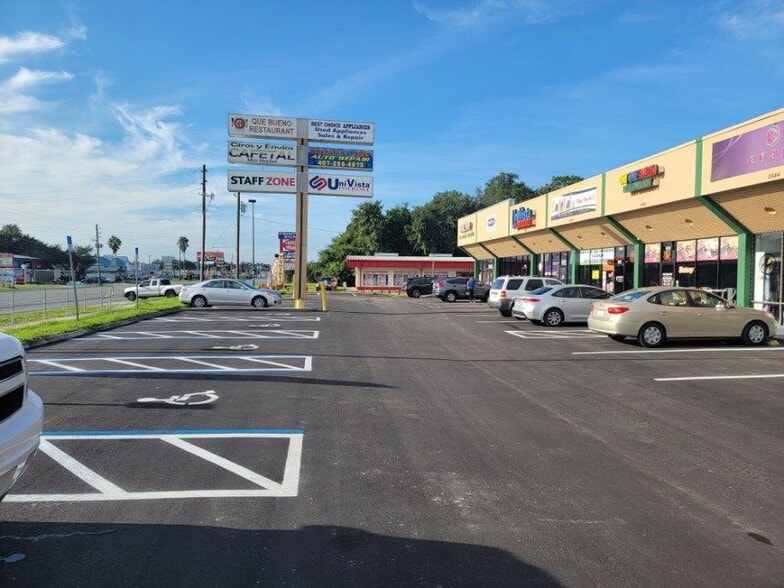 2634-2654 N Orange Blossom Trl, Kissimmee, FL for lease - Building Photo - Image 3 of 4