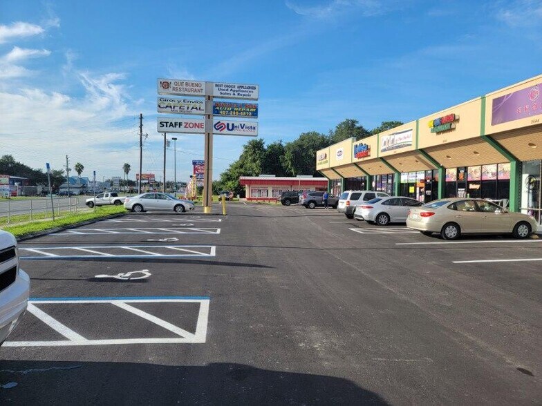 2634-2654 N Orange Blossom Trl, Kissimmee, FL à louer - Photo du bâtiment - Image 3 de 4