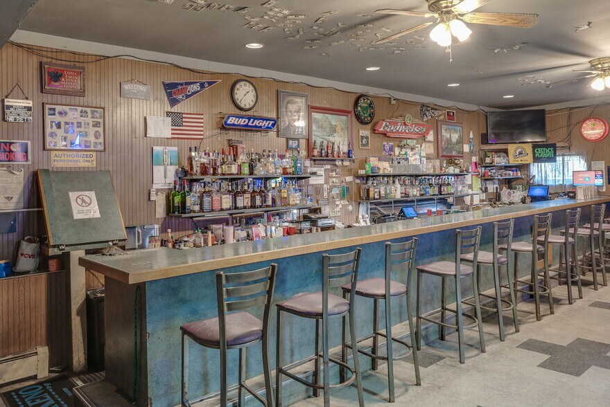 240 Essex St, Haverhill, MA à vendre - Photo intérieure - Image 3 de 19