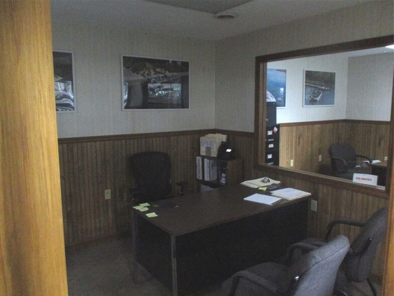 345 Lake Michigan Dr, Grand Rapids, MI à vendre - Photo du bâtiment - Image 3 de 13