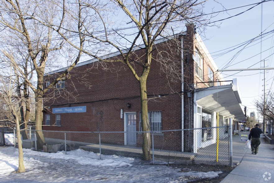 7711-7717 Yonge St, Markham, ON for lease - Building Photo - Image 2 of 3