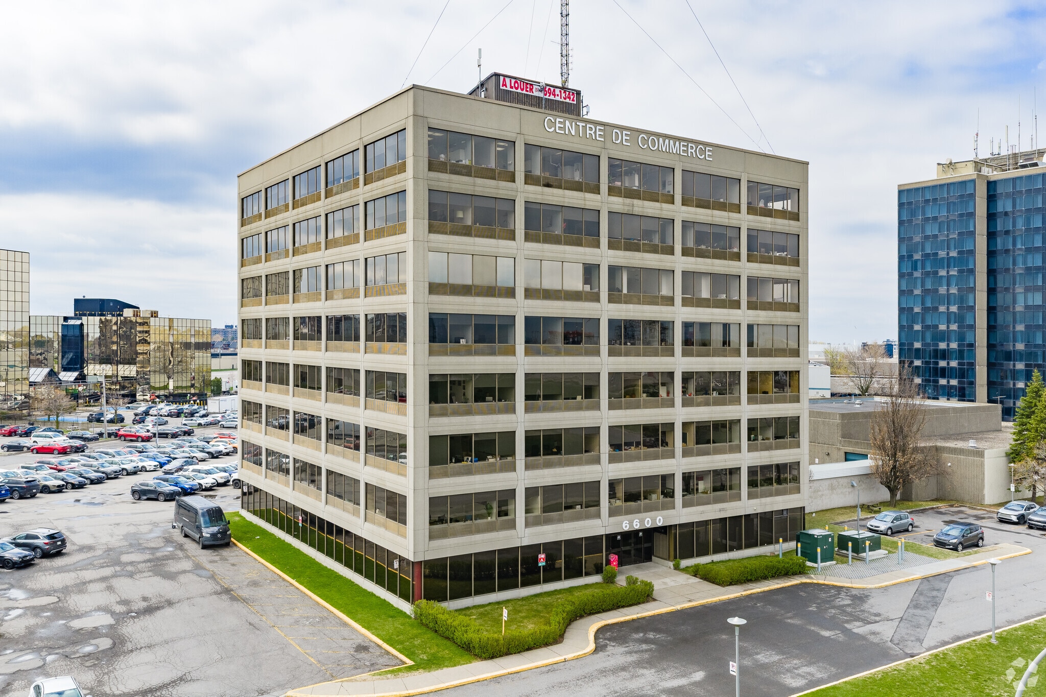 6600 Rte Transcanadienne, Pointe-claire, QC for lease Primary Photo- Image 1 of 4