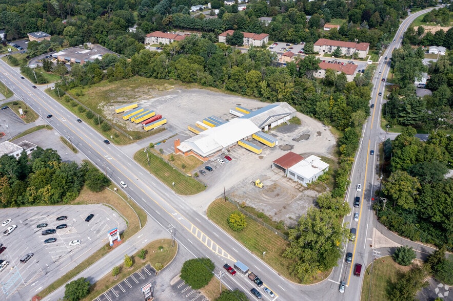 681 Route 211 E, Middletown, NY à vendre - Aérien - Image 3 de 11