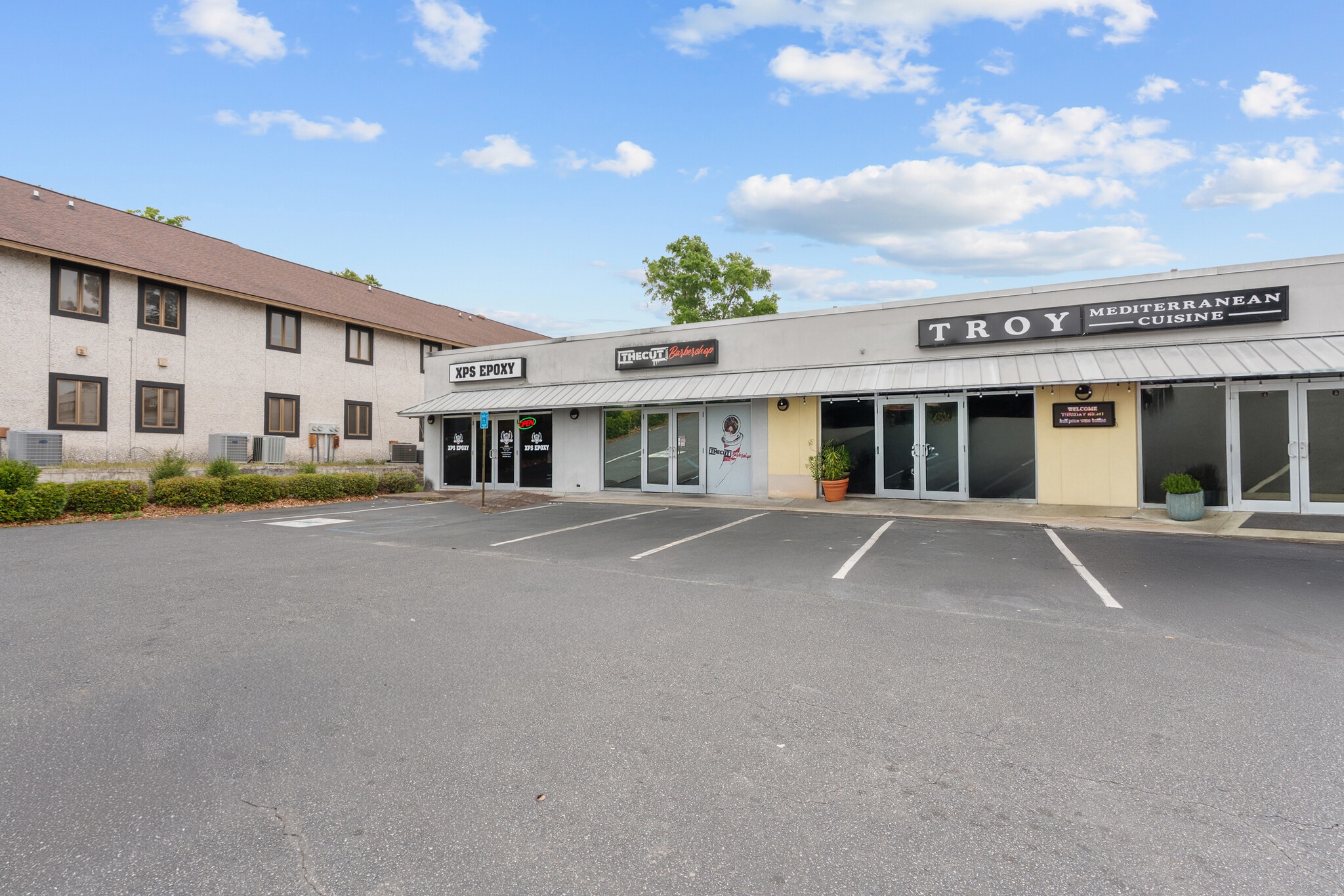 10510 Abercorn St, Savannah, GA for lease Building Photo- Image 1 of 14
