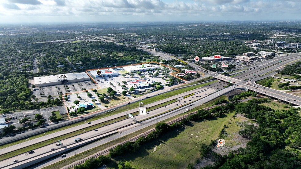 2500 W Parmer Ln, Austin, TX à louer - Photo principale - Image 1 de 5