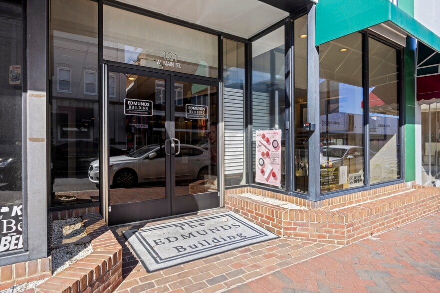 421 W Main St. & 110 N Wayne Ave portfolio of 2 properties for sale on LoopNet.ca - Building Photo - Image 3 of 57