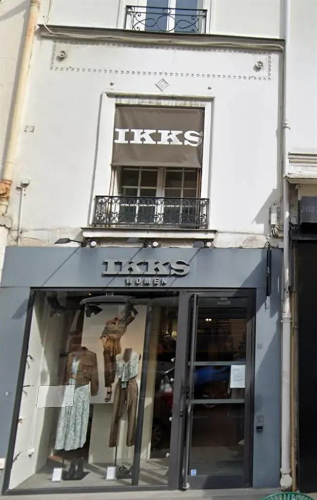 Retail in Neuilly-sur-Seine for lease Building Photo- Image 1 of 2