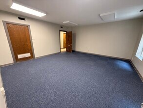 121 S Broadway Ave, Tyler, TX for lease Interior Photo- Image 1 of 3