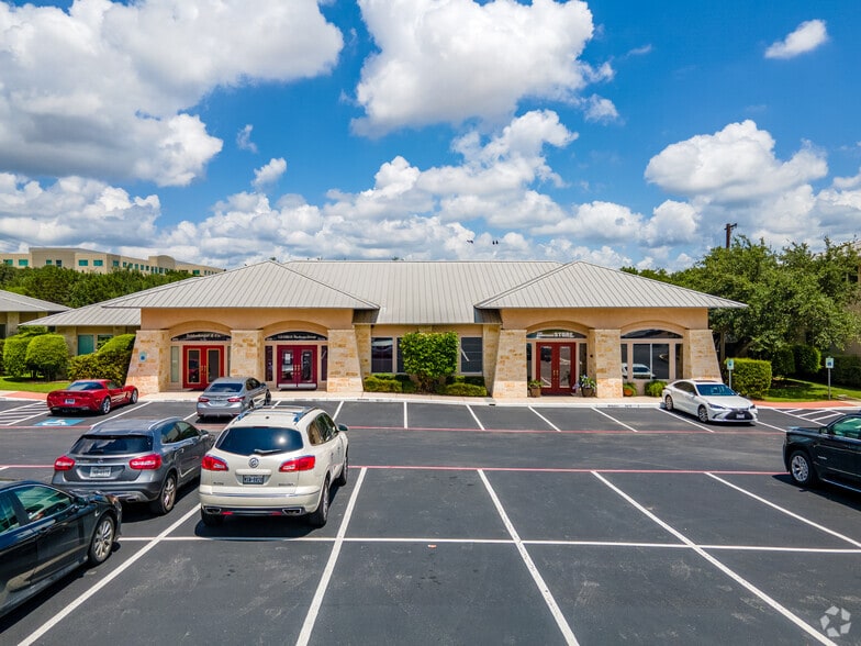 4091 De Zavala Rd, San Antonio, TX à vendre - Photo du bâtiment - Image 3 de 23