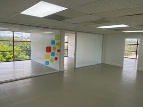 1799 W Oakland Park Blvd, Oakland Park, FL for lease Interior Photo- Image 1 of 7