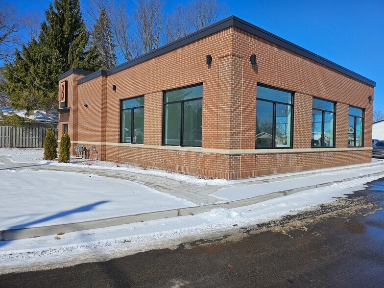 3580 W Houghton Lake Dr, Houghton Lake, MI à louer - Photo du bâtiment - Image 2 de 7